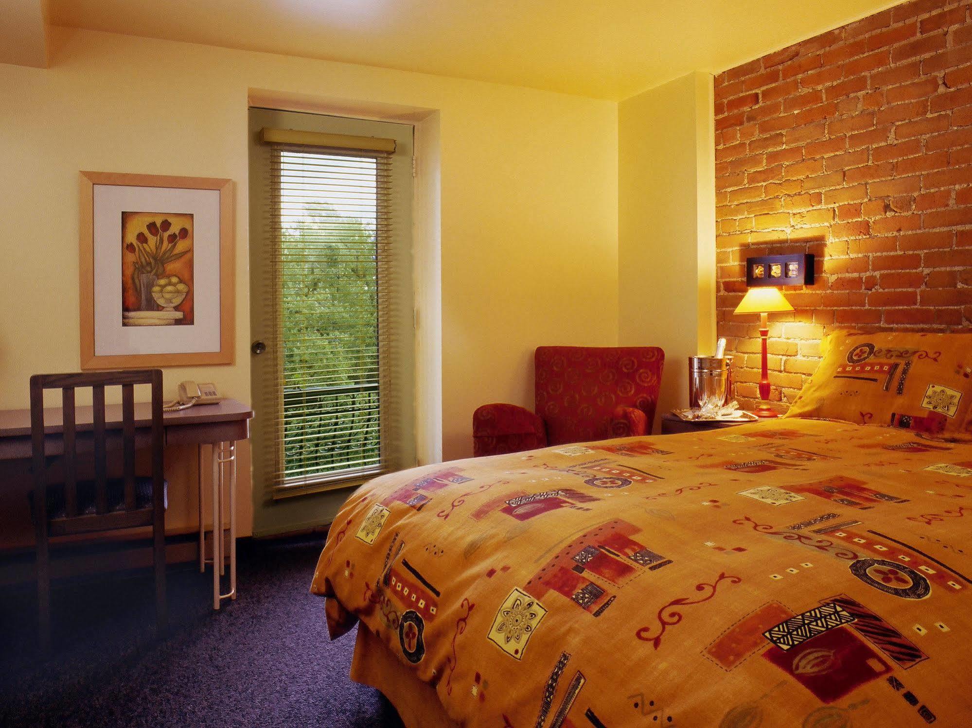 Auberge De La Fontaine Montréal Rom bilde